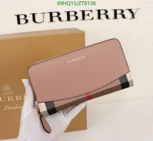 Replica Burberry Elmore wallet Zipped Around pink