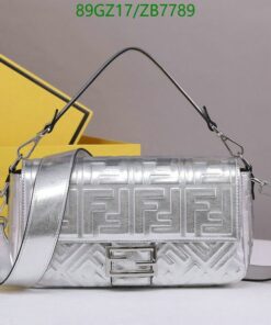 Fendi Replica Baguette Chain Midi Handbag AAAA silver