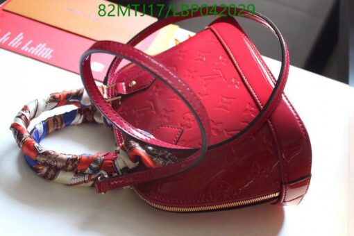 Louis Vuitton Alma BB in Epi Leather include twilly scarf