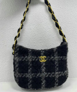 Chanel CC tweed shoulder hobo bag winter style