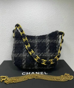 Chanel tweed shoulder hobo bag winter style в 2023 г
