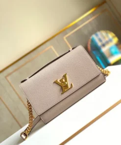 Louis Vuitton LV lockme pouch Mirror 1:1